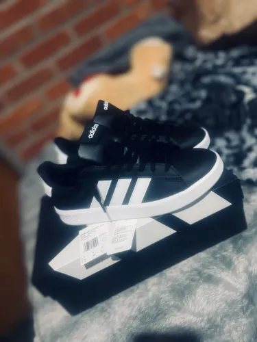 Adidas grand court