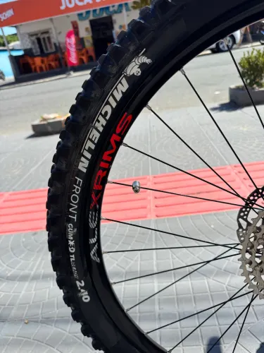 Bicicleta Oggi 8.3 E-Bike Assistida