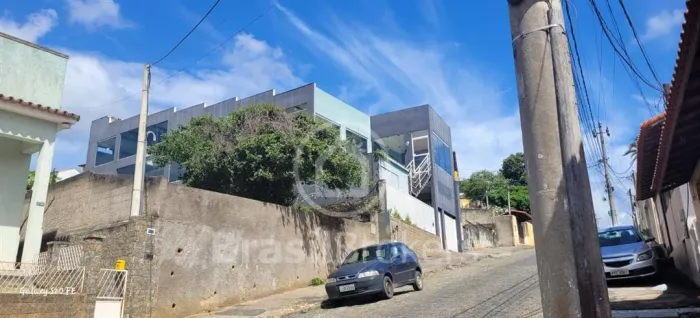 Excelente oportunidade para academia ou restaurante.