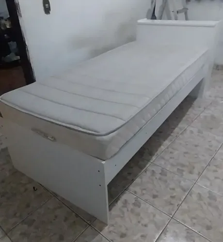 Cama de solteiro com colchão