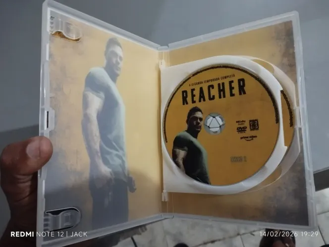Vendo 2 temporadas completas do Reacher