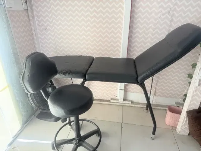 Maca e cadeira para cílios