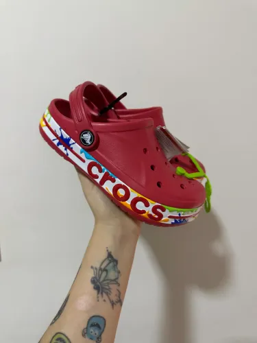 Crocs vermelho, novo 30-31