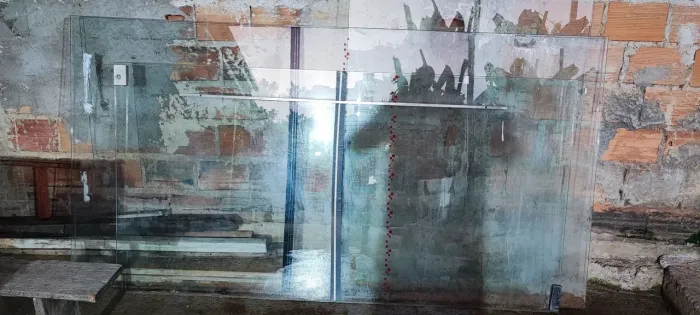 Porta de vidro, Divisória de vidro,