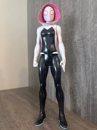 Homem aranha rosa
