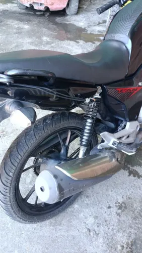 Vendo moto fan em perfeito estado com chave reserva manual único documentação ok