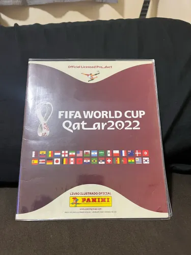 ÁLBUM COPA 2022 COMPLETO + legend Messi colada