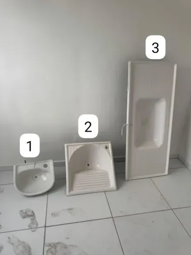 Pia de banheiro, tanque lavar roupa e pia de cozinha 