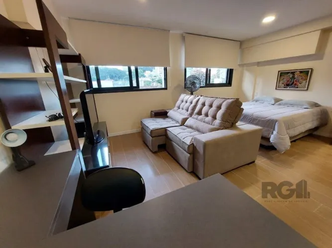Apartamento stidio com 1 dormitório, 1 vaga de garagem no Bairro Auxiliadora.