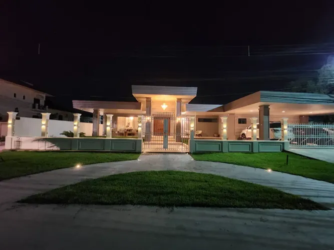 JARDIM ITORORÓ, CASA 640M², 7 QUARTOS SENDO 6 SUÍTES, 5 VAGAS, CURIÓ-UTINGA