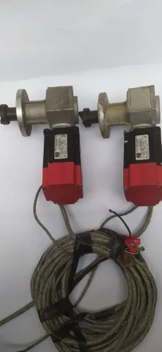  Lote com duas unidades Servo motor Mais Redutor (acoplado ao motor) 