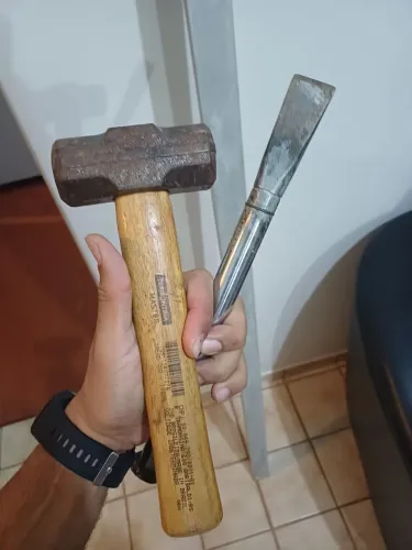 Régua de alumínio 2m, marreta e talhadeira