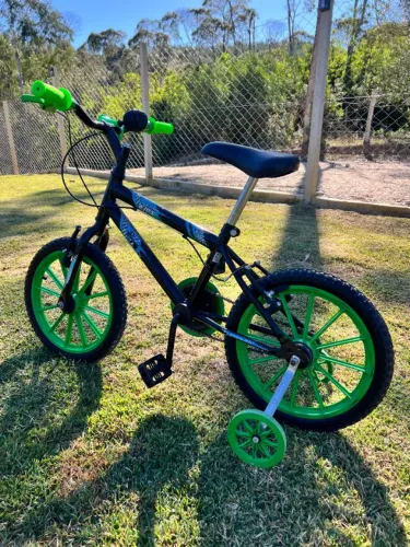 Bicicleta Infantil Com Rodinhas Verde Super Nova