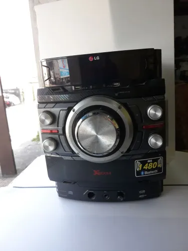 Vendo Som LG míni HI FI System. Mod. CM8340 COM DEFEITO.