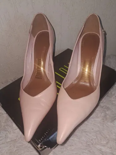 Sapato de salto couro santa lola n 36