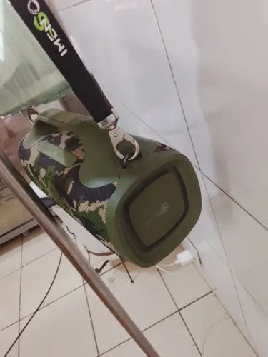 Caixa de som modelo JBL