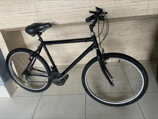 Bicicleta aro 26 NÃO revisada com 21 marchas