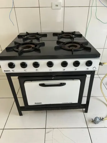Fogão industrial com forno - Dako Couraçado
