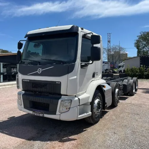 Caminhão VOLVO VM 330 Chassis ANO 2020