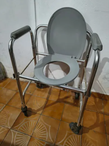 Cadeira higiênica
