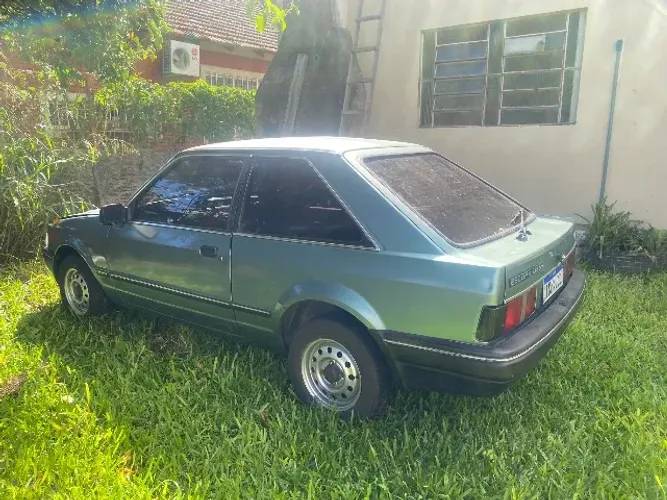 Ford Escort Ghia 1.8i / 1.8 / 1.6 (álcool) 1989