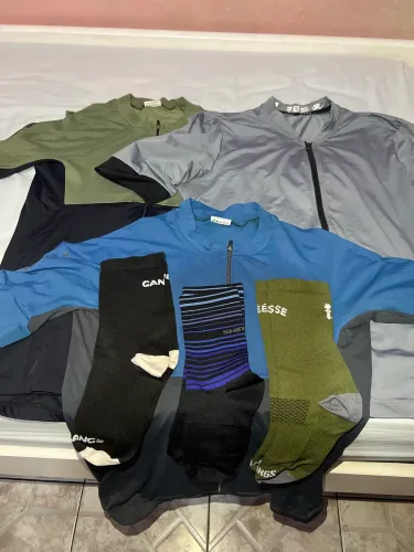 Kit ciclista (camisas e meias)
