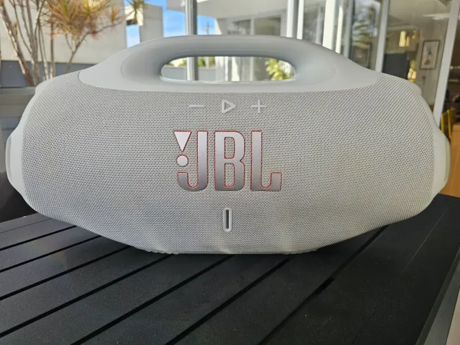 JBL Boombox 4 White/Branca Seminova