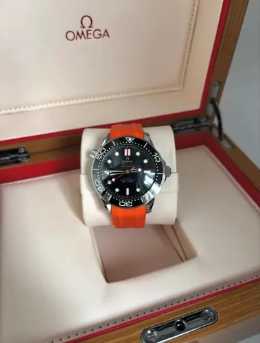 Relógio Omega Seamaster 007 JB