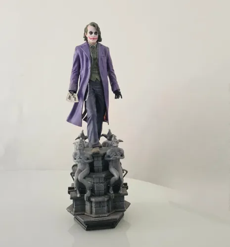 Action figure Coringa Joker The Dark Knight- Iron Studios 