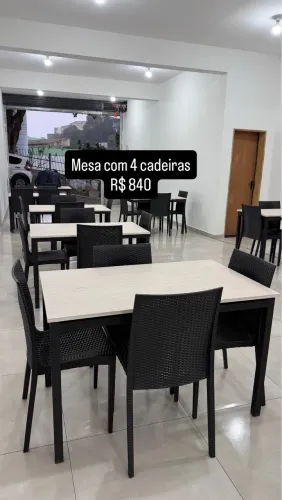Conjunto Mesas e Cadeiras