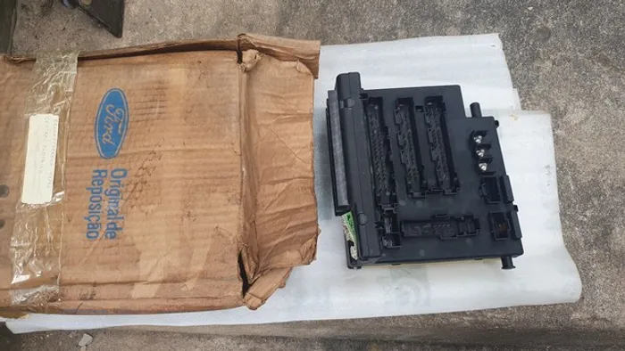 Escort Verona logus caixa fusíveis módulo  novo e original 