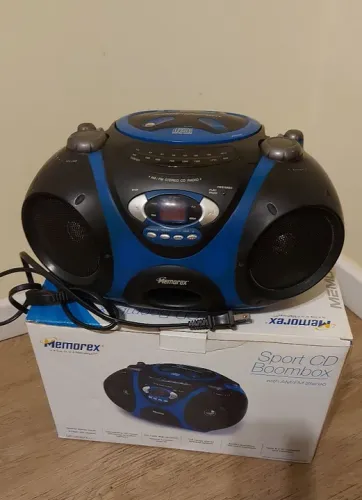 Boombox Portátil Estéreo - Rádio AM/FM e CD Player - Som Potente e Prático 