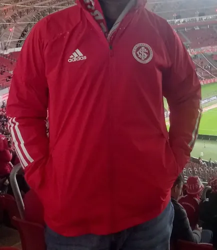 Cortavento Internacional tamanho G 