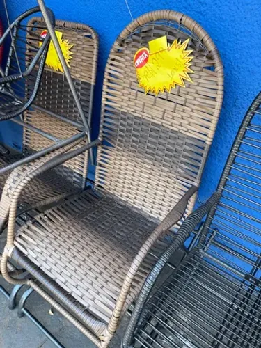 Cadeira de Balanço Nova 