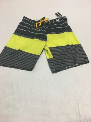 Bermuda Hurley, impermeável, nova, tamanho 44