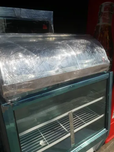 Estufa uma pizza e 3 bandejas de salgados