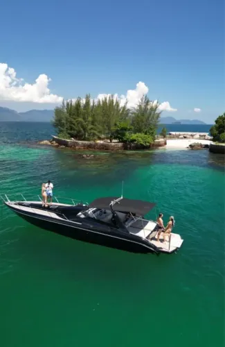 Aluguel de Lancha cabinada 41 pes em angra dos reis