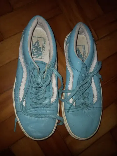 Tênis Vans tamanho 36 forma normal usada