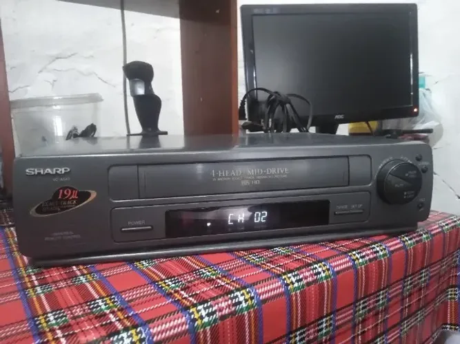 Video Cassette Sharp 4 cabeças (VC A542U)