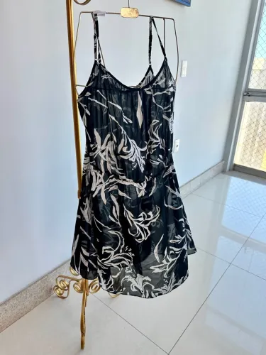 Vestido preto e branco