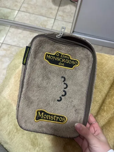 Estojo O Livro Monstruoso dos Monstros Imaginarium
