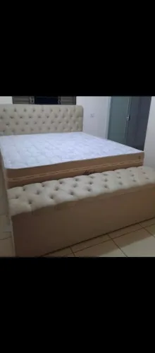 Cama super king com baú recamier e cabeceira 