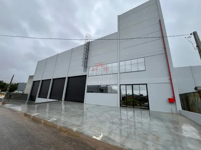 Pavilhão / Galpão logístico com docas e rampa de acesso - Palhoça / Próximo a br-101