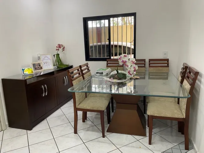 Mesa 8 Lugares + Aparador Grande