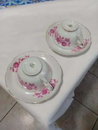 Conjunto de xícaras porcelana real vintage