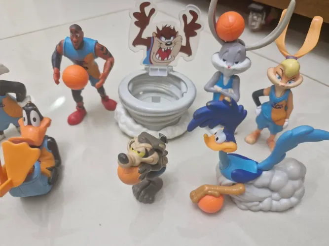 Coleção Looney Tunes Space Jam- 9 miniaturas  Action Figure 
