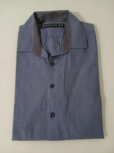 Vendo essa camisa social masculina veste M usada em boas condições 