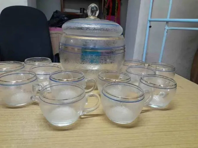 Poncheira antiga com do 12 xicaras para decoração