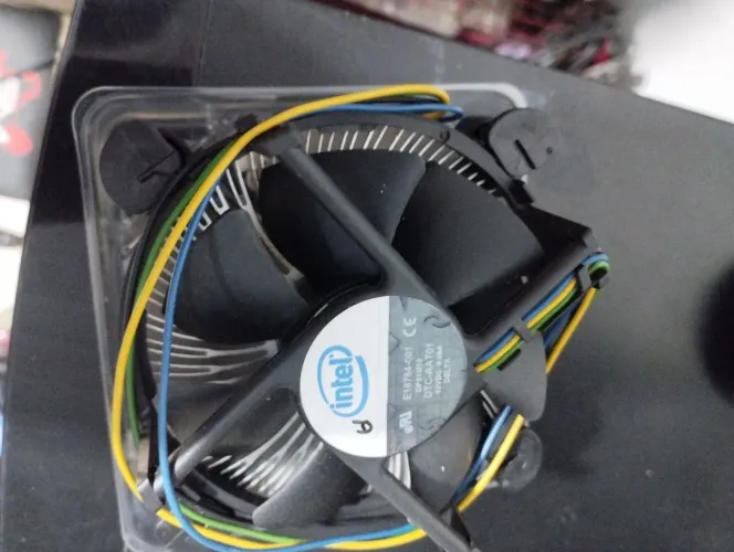 Cooler Intel Socket 775 Original Intel Usado