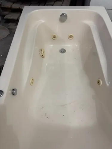 Banheira de hidromassagem Jacuzzi 4 jatos  0,80  X 1.50 nova